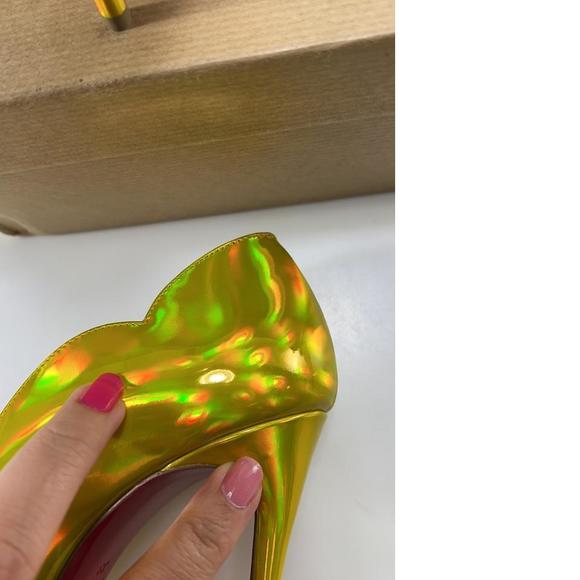 100mm Psychic Yellow Metallic Iridescent Hot Chick Pumps E489